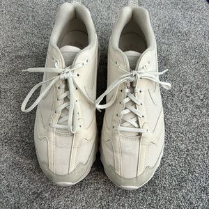 Nike women’s Off-White Sneakers